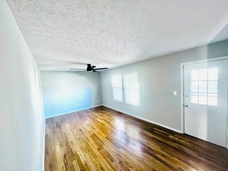 Building Photo - 2308 Sundew Ave