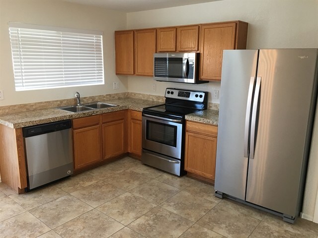 Building Photo - 10533 W Sands Dr