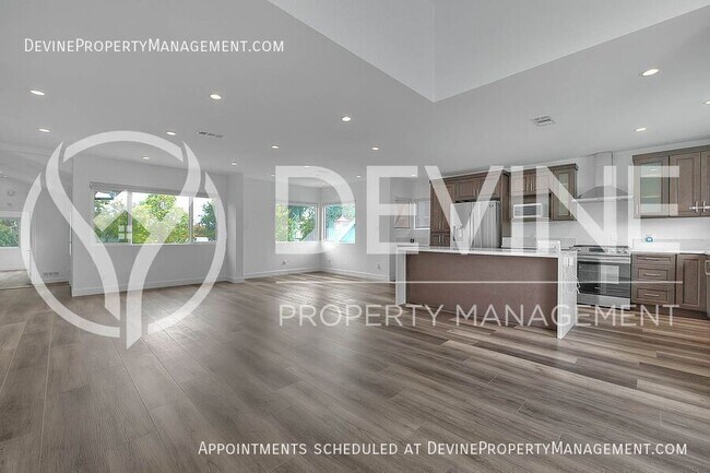 Building Photo - 3026 Greenfield Ave