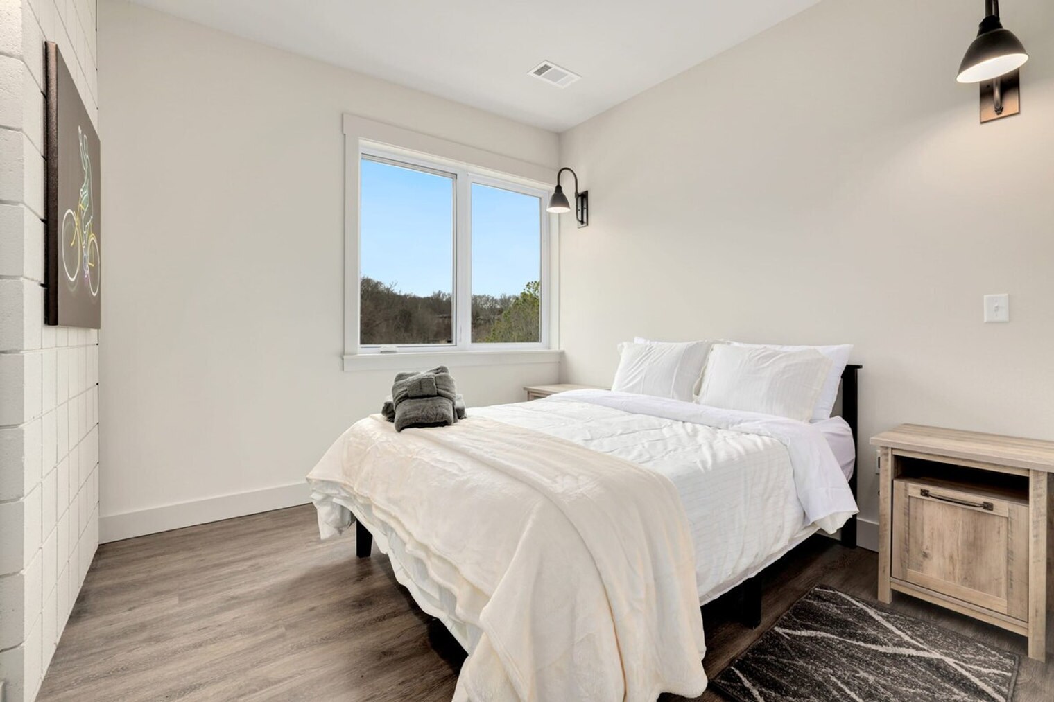 Building Photo - 10 Riordan Rd