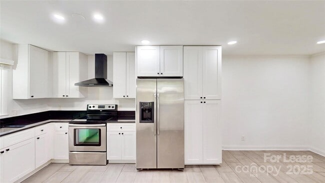 Building Photo - 3414 Bonneville Dr