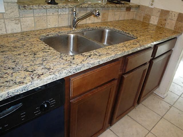 Building Photo - 1062 Colony St