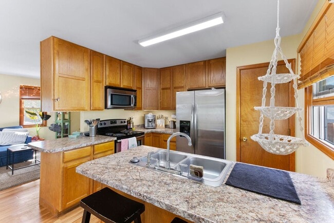 Building Photo - Classic 3 Bedroom 2 Bathroom in Fort Collins Ranch in an Incredible Location!