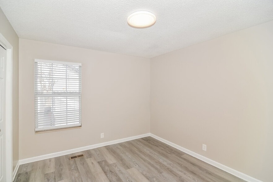 Building Photo - 3264 Towne Village Rd