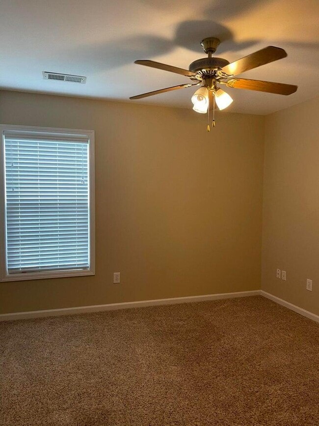 Building Photo - 2576 Moray Pl
