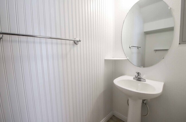 Building Photo - 7204 Platinum Peak Ave