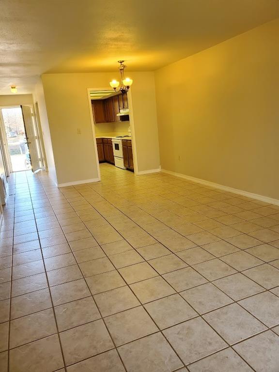 Building Photo - 725 N Beverly Ln