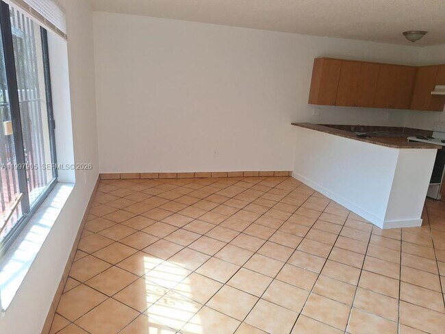 Building Photo - 12120 NE 6th Ave