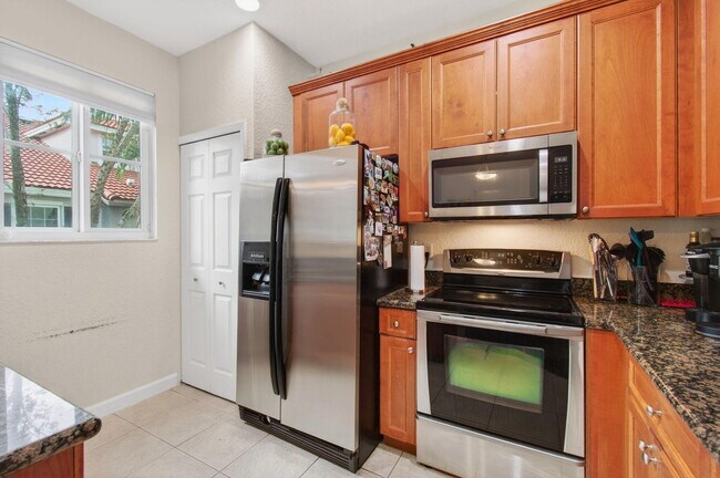 Building Photo - 321 Bayfront Dr