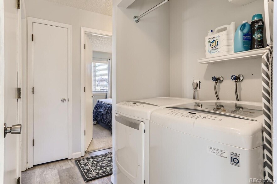 Building Photo - 4636 S Buckley Way