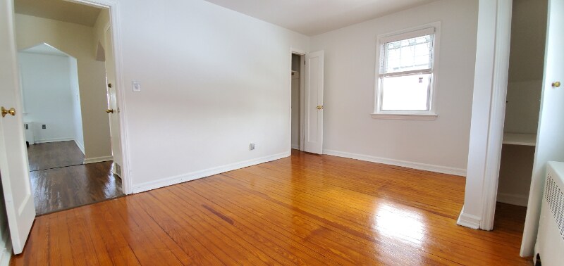 Building Photo - 11 Hobart Pl