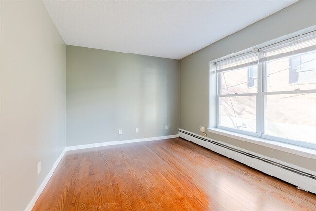 Building Photo - 100 Marion St