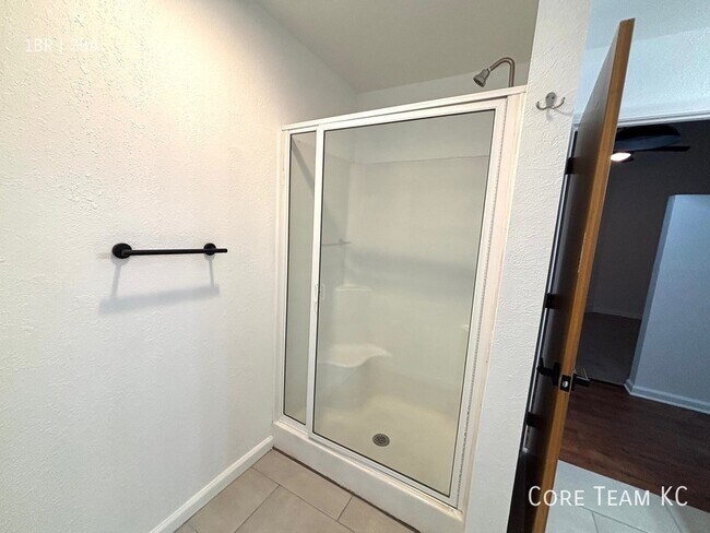 Building Photo - 934 Broadway Blvd