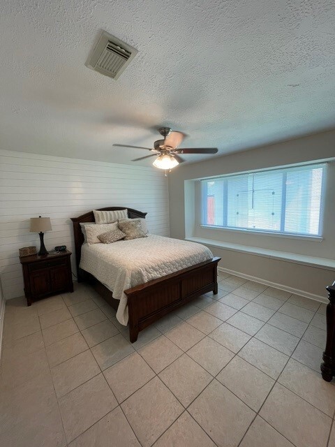 Building Photo - 10923 Birch Dr