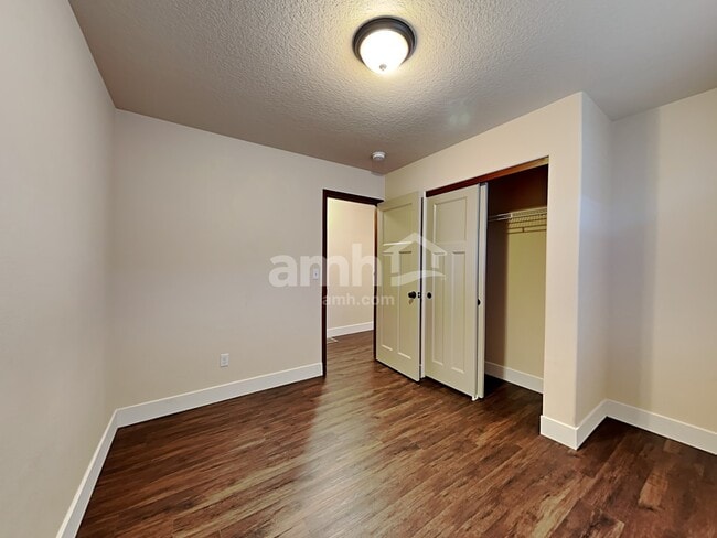 Building Photo - 33586 SE Steinfeld St