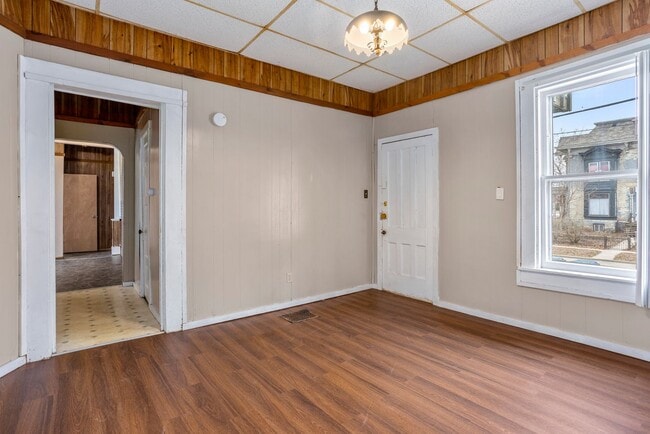 Building Photo - 117 W. Division Street