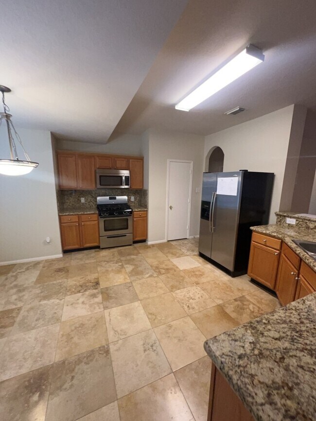 Building Photo - 5523 Dapplewood Ln