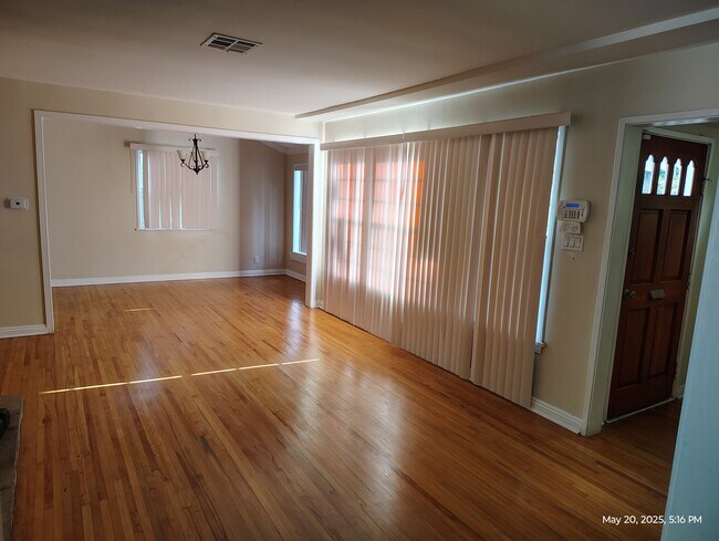 Building Photo - 4734 Allott Ave