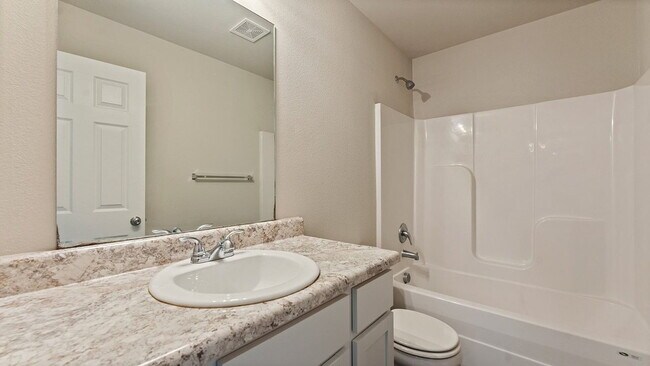 Building Photo - Charming New Home in a Prime Fayetteville Location
