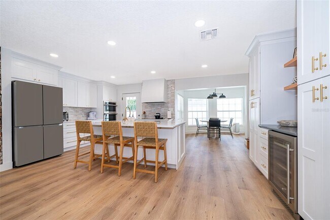 Building Photo - 2426 Whitehall Cir