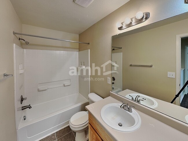 Building Photo - 451 Baler Ct