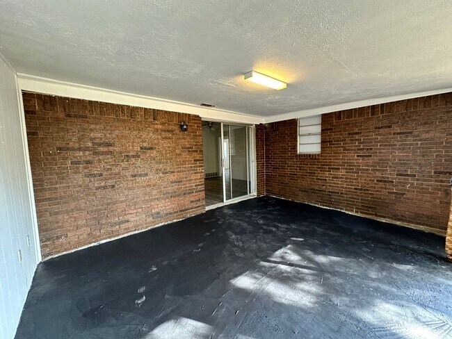 Building Photo - Conveniently located home in Greenville Texas!