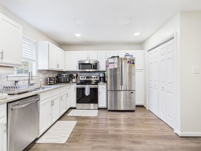 Building Photo - 7016 Tulane Ave