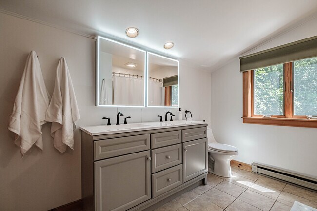 Full Bathroom - 25 Johnson Rd