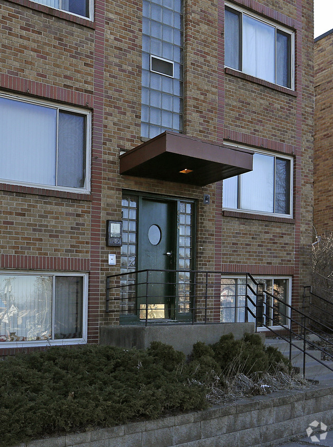 Building Photo - 634 Snelling Ave S