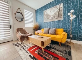 Building Photo - 2415 Calle Grandon