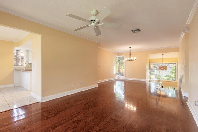 Building Photo - 24 Pinehurst Pl