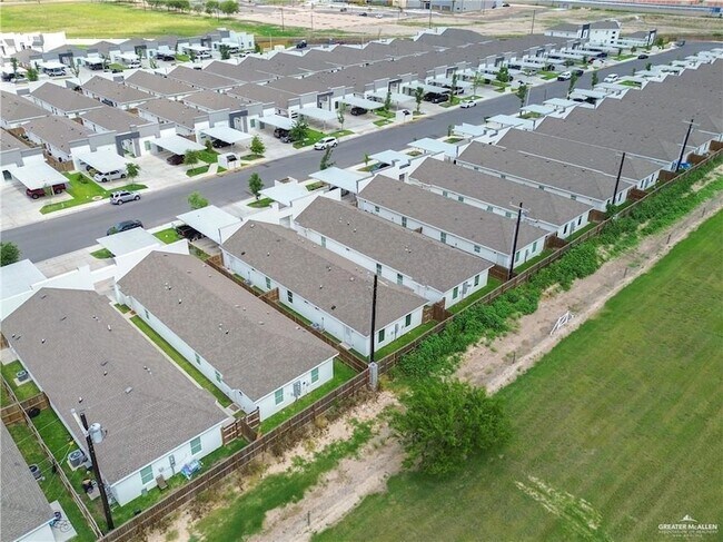 Building Photo - 3301 S Colt Ln
