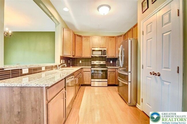 Building Photo - 4492 Cottonwood Dr
