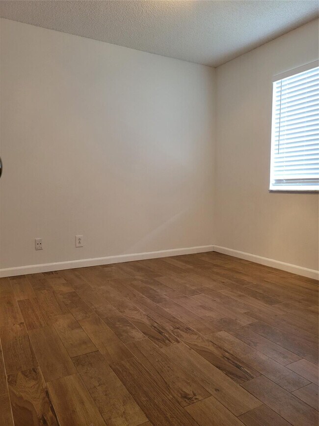 Building Photo - 1409 Sabal Trail