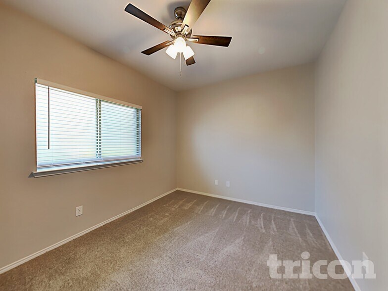 Building Photo - 2809 Thistlewood Dr