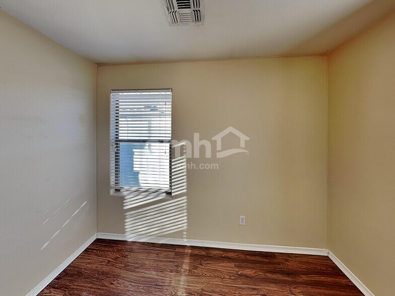 Building Photo - 17254 N 184th Dr