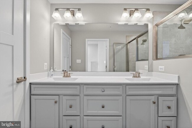 Building Photo - 100 Lawndale Dr