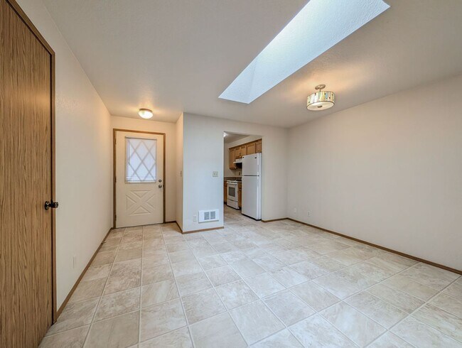 Building Photo - 9114 44th Dr NE