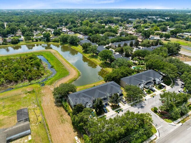 Building Photo - 3891 Clubside Pointe Drive