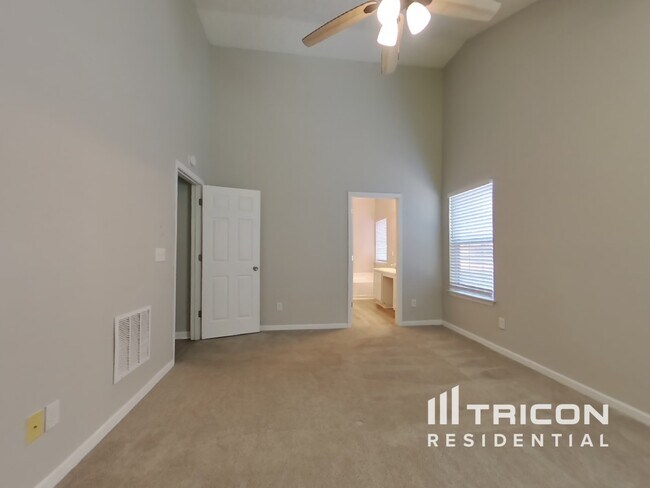 Building Photo - 7070 Springgrove Ct