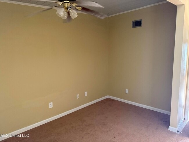 Building Photo - 10633 Woolmarket Lake Rd