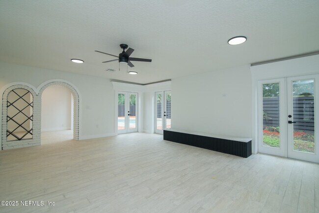 Building Photo - 111 Zoratoa Ave