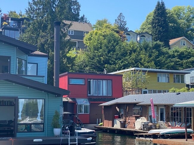 Building Photo - 3126 Portage Bay Pl E