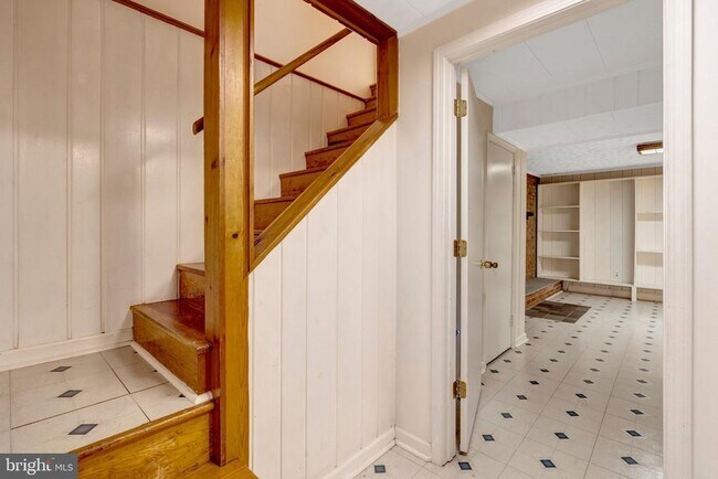 Building Photo - 8916 Braeburn Dr