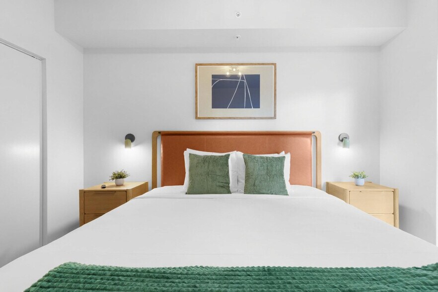 Building Photo - 11 NE 6th St