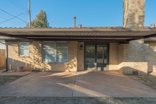 Building Photo - 2704 NW 115th St