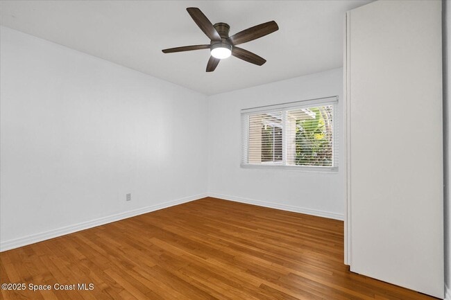 Building Photo - 118 S Indian Cir