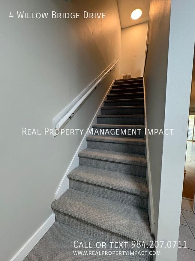 Building Photo - 4 Willow Bridge Dr