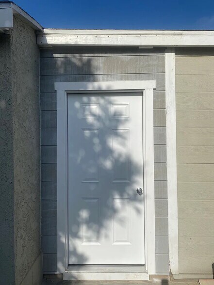 Building Photo - 11921 Hayford St