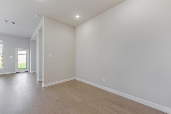 Building Photo - 8727 Arbor Trail Dr
